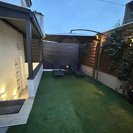 شقة Lelo Sunset Spa, Romantic Garden With Private Jacuzzi زادار